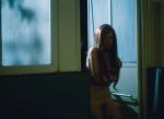 Sylvia Kristel -Naakt over de schutting-